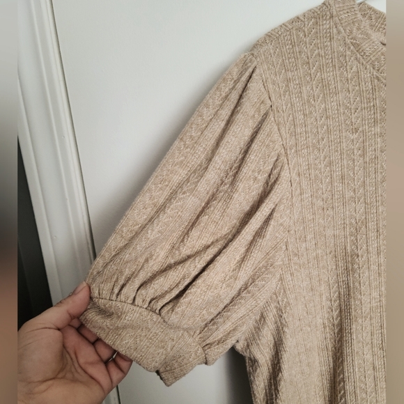 Amaryllis knit short sleeve shirt with balloon sleeves - Picture 3 of 9